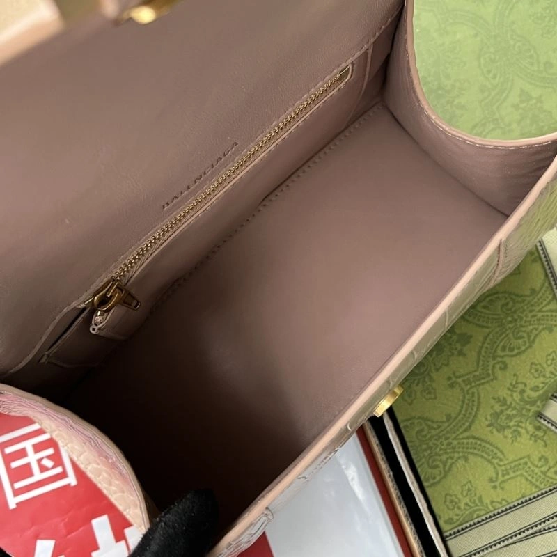 Neat Gucci Top Handle Bags 74417
