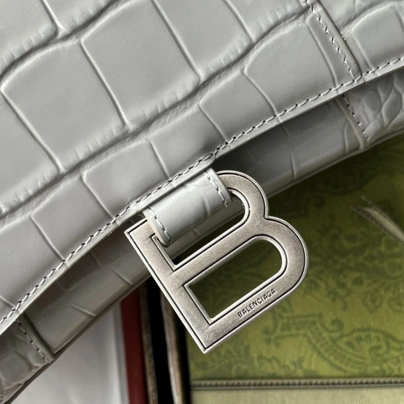 Sporty Gucci Top Handle Bags 74412