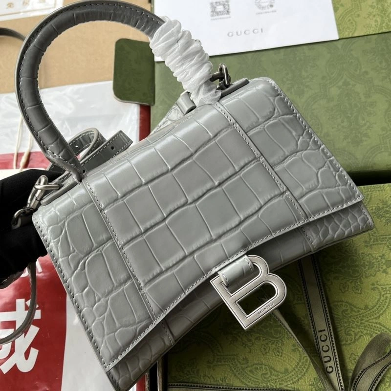 Sporty Gucci Top Handle Bags 74412