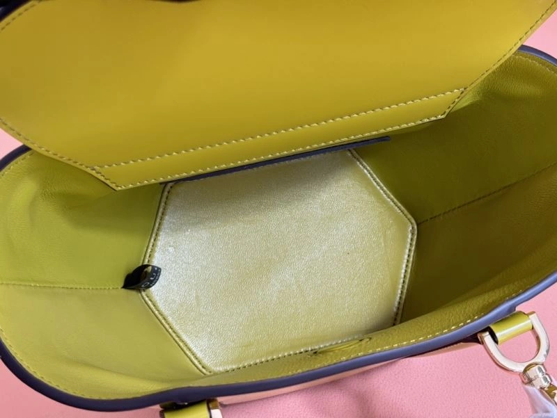 Gucci Top Handle Bags ComfortFit 64779