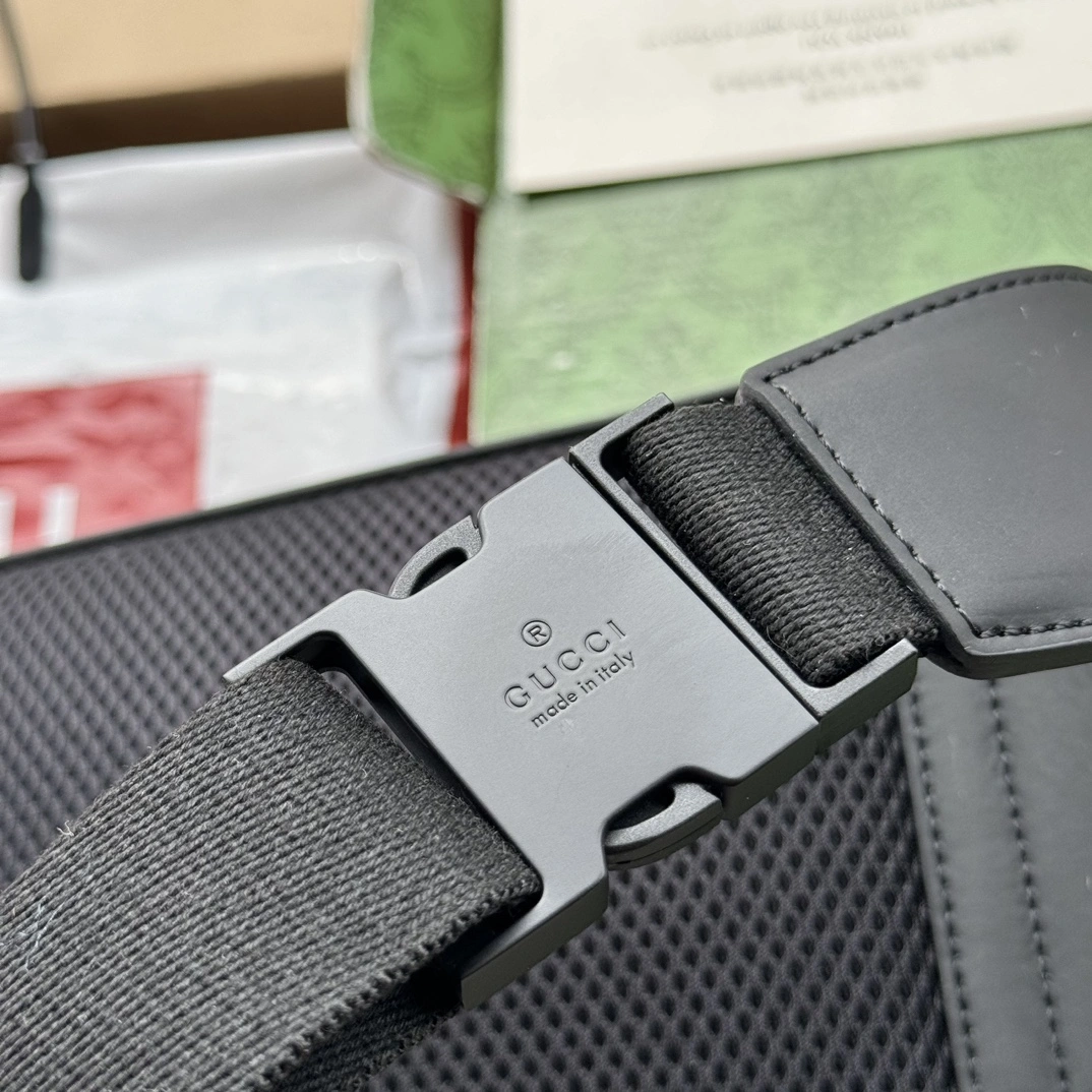 Gucci Waist Chest Packs Effortless 72234