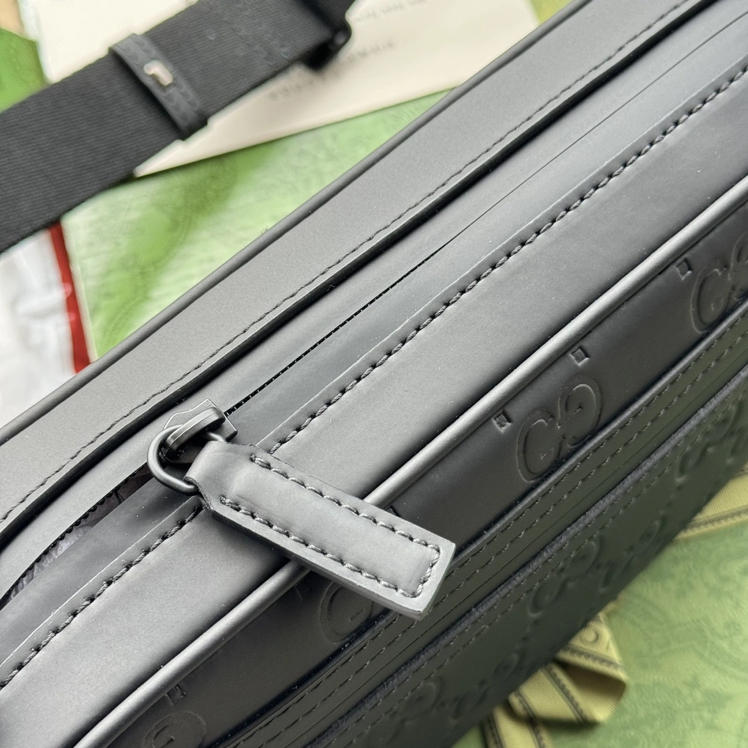 Gucci Waist Chest Packs Effortless 72234
