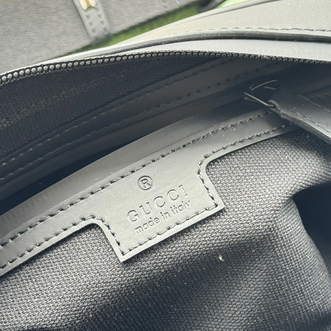Gucci Waist Chest Packs Effortless 72234