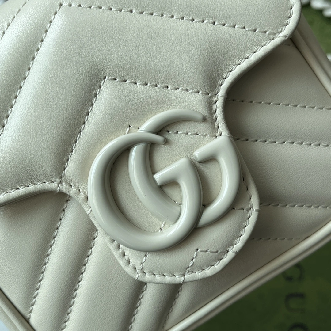 Gucci Waist Chest Packs Compact 72233