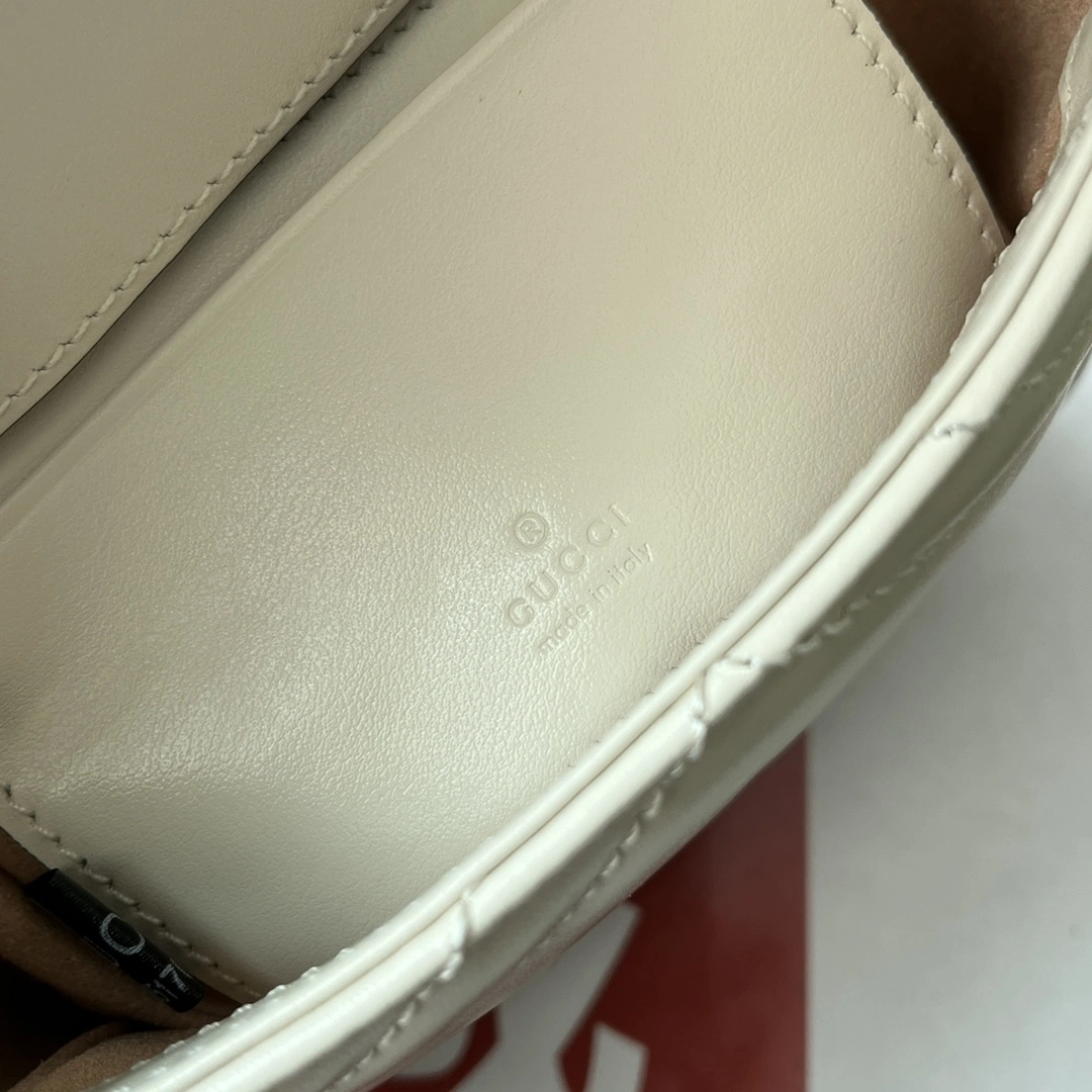 Gucci Waist Chest Packs Compact 72233