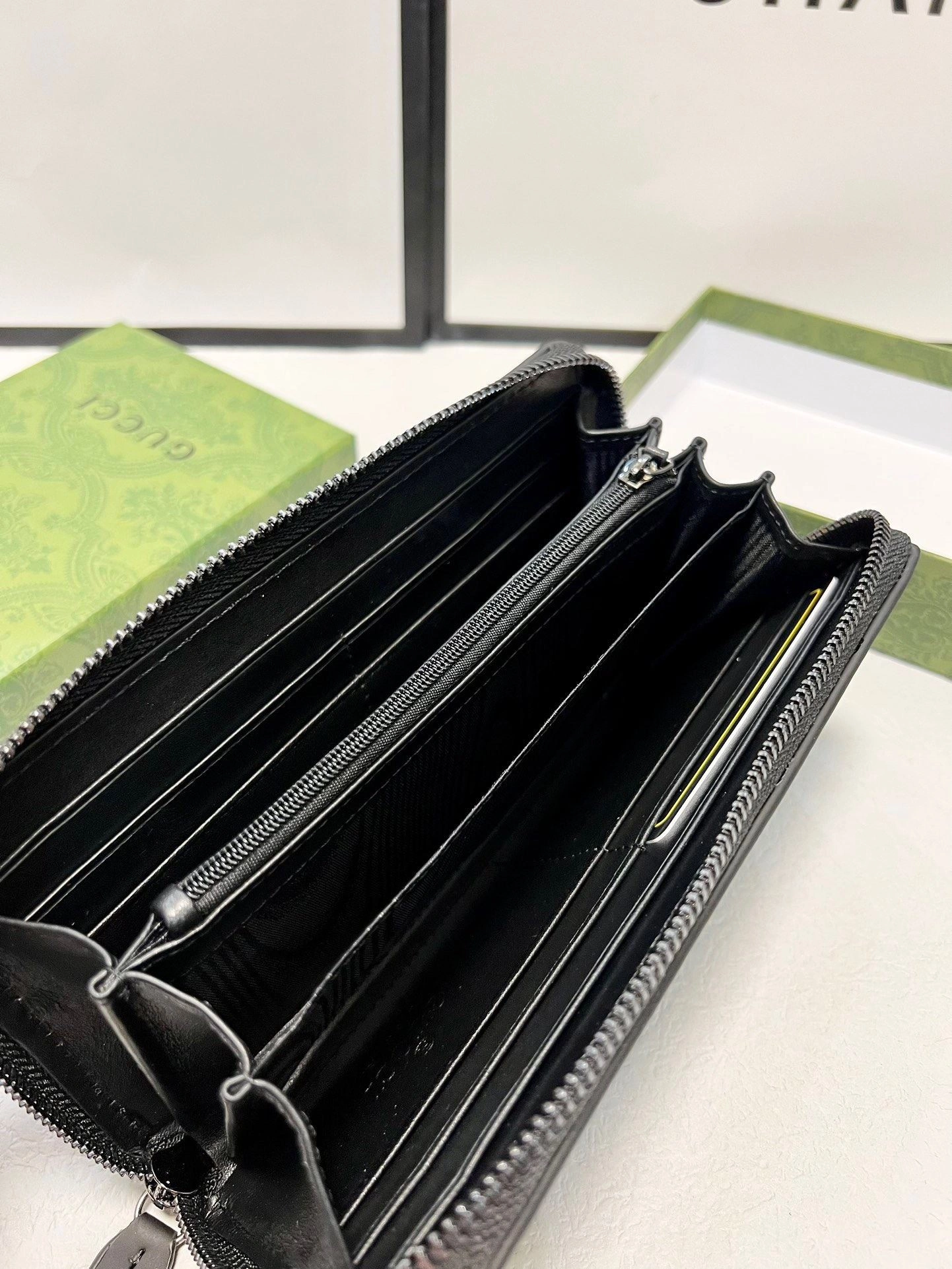 Gucci Wallets Purse ModernLook 93107