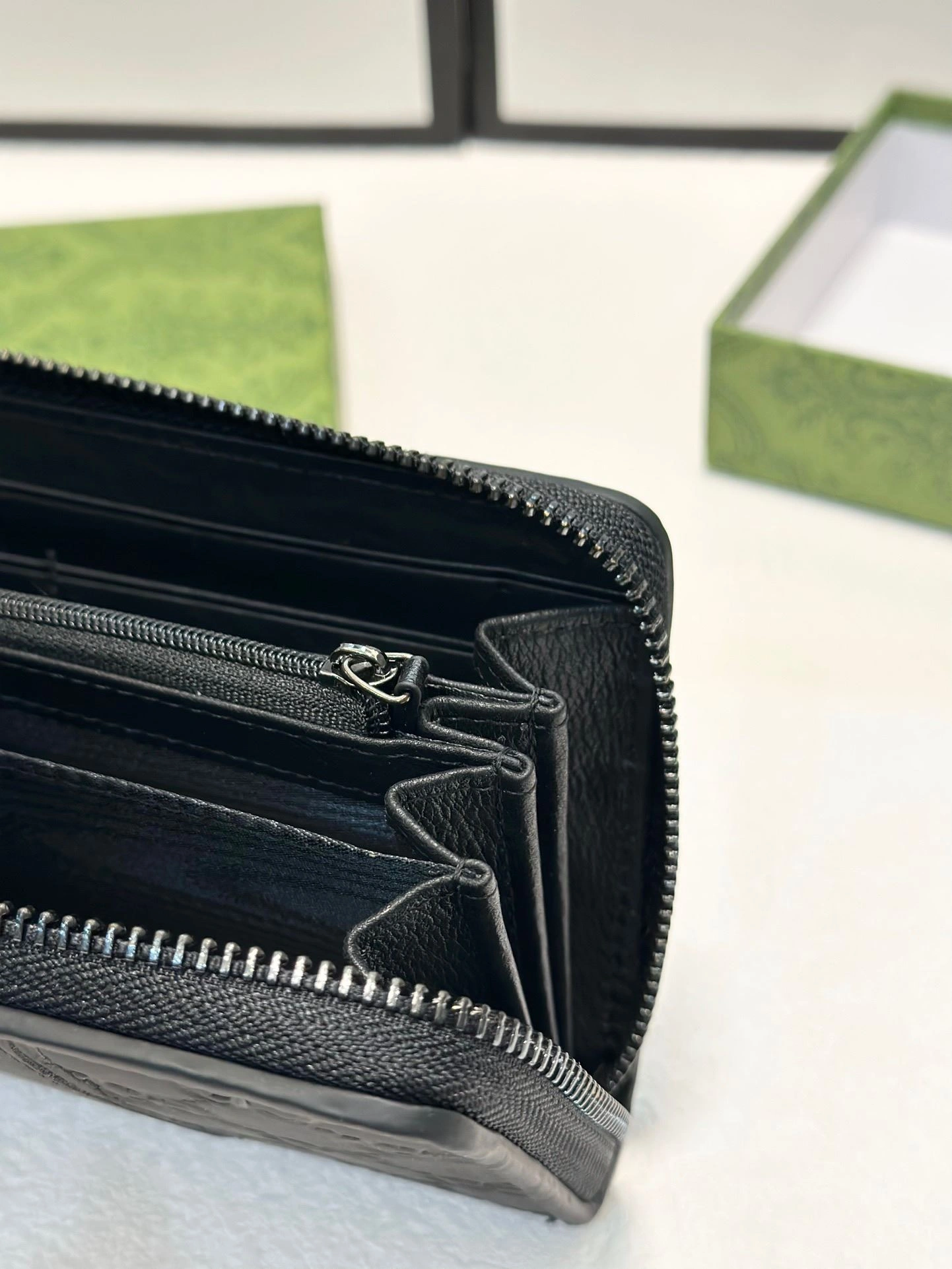 Gucci Wallets Purse Bright 93102