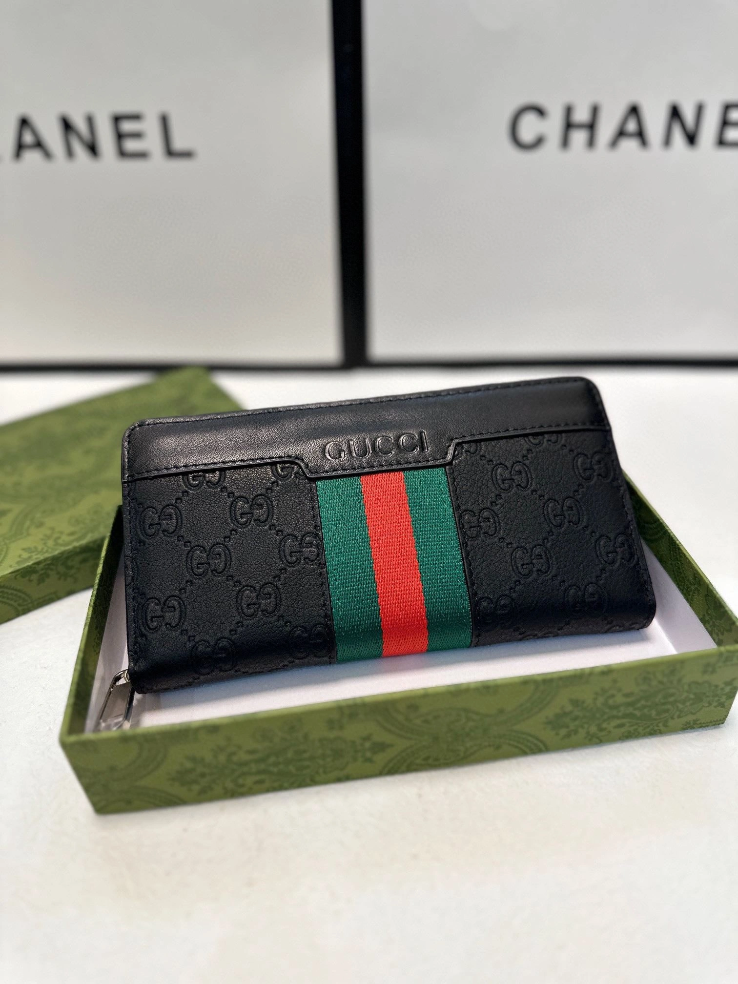 Vibrant Gucci Wallets Purse 93087