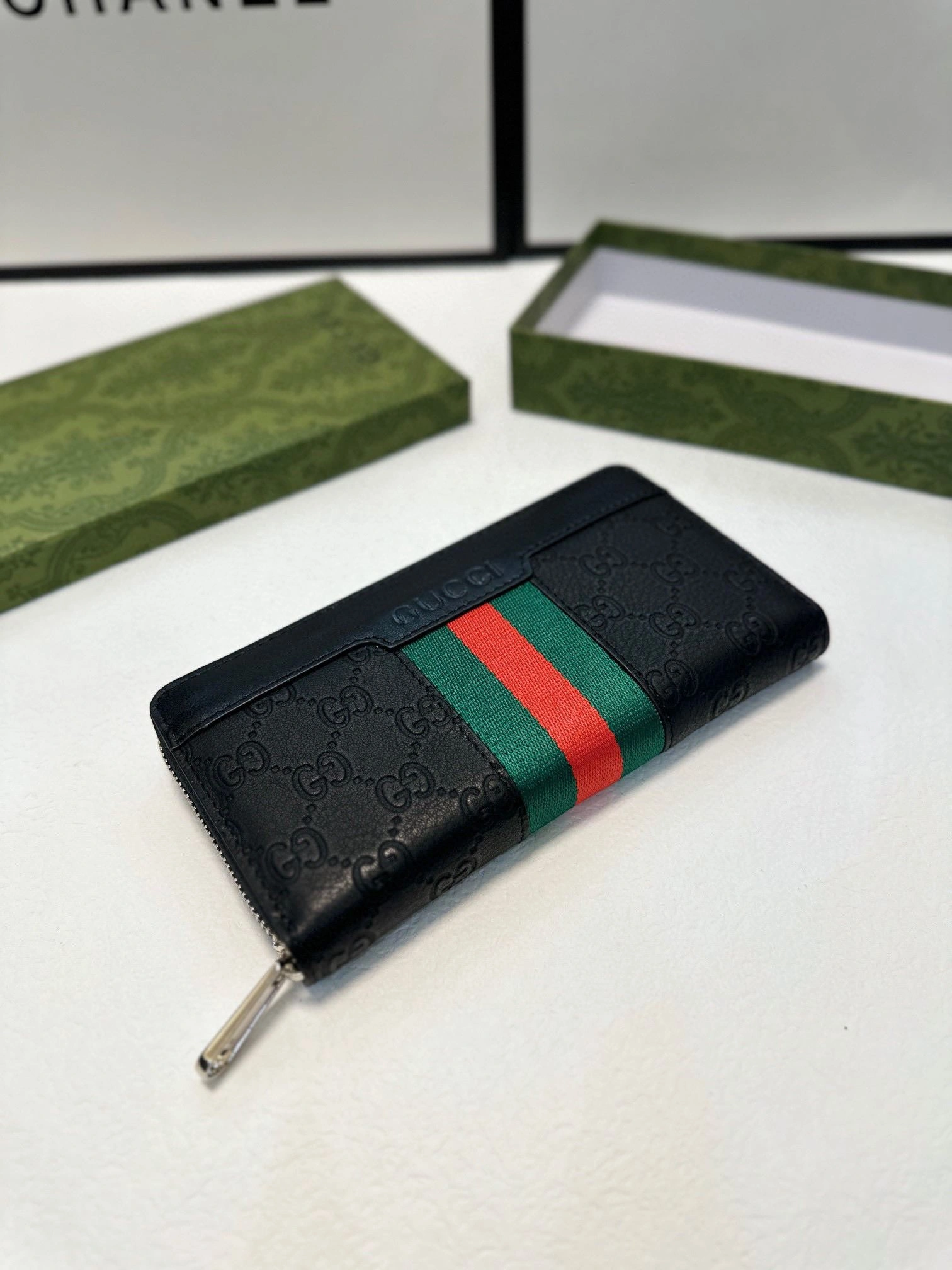 Vibrant Gucci Wallets Purse 93087