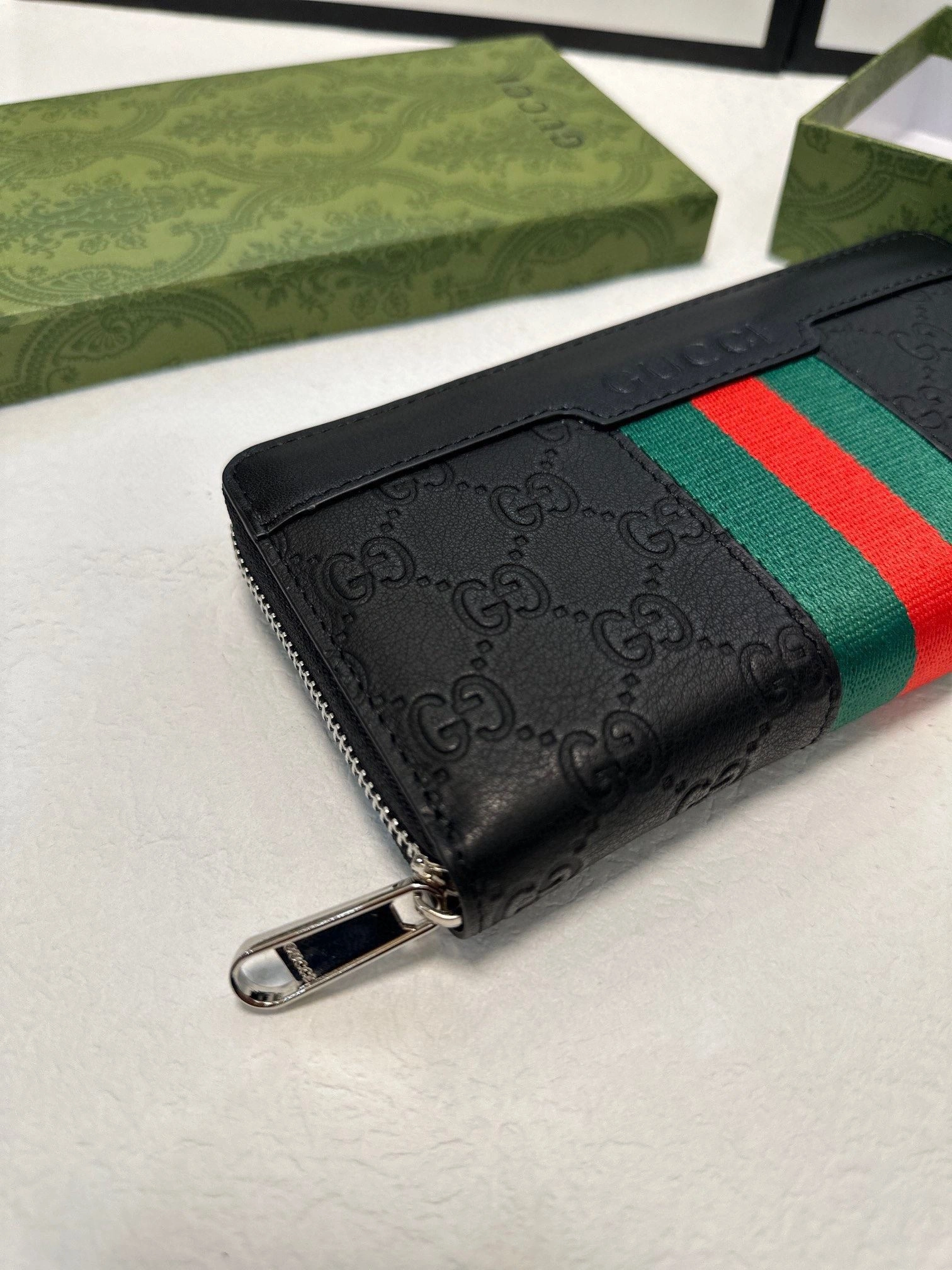 Vibrant Gucci Wallets Purse 93087