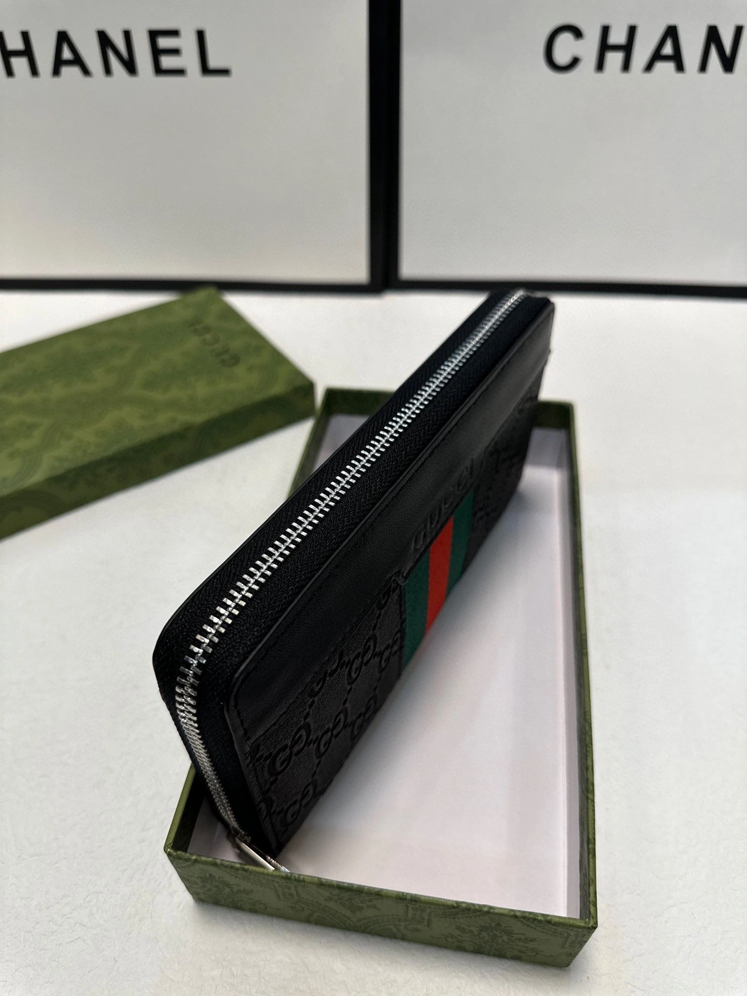 Vibrant Gucci Wallets Purse 93087
