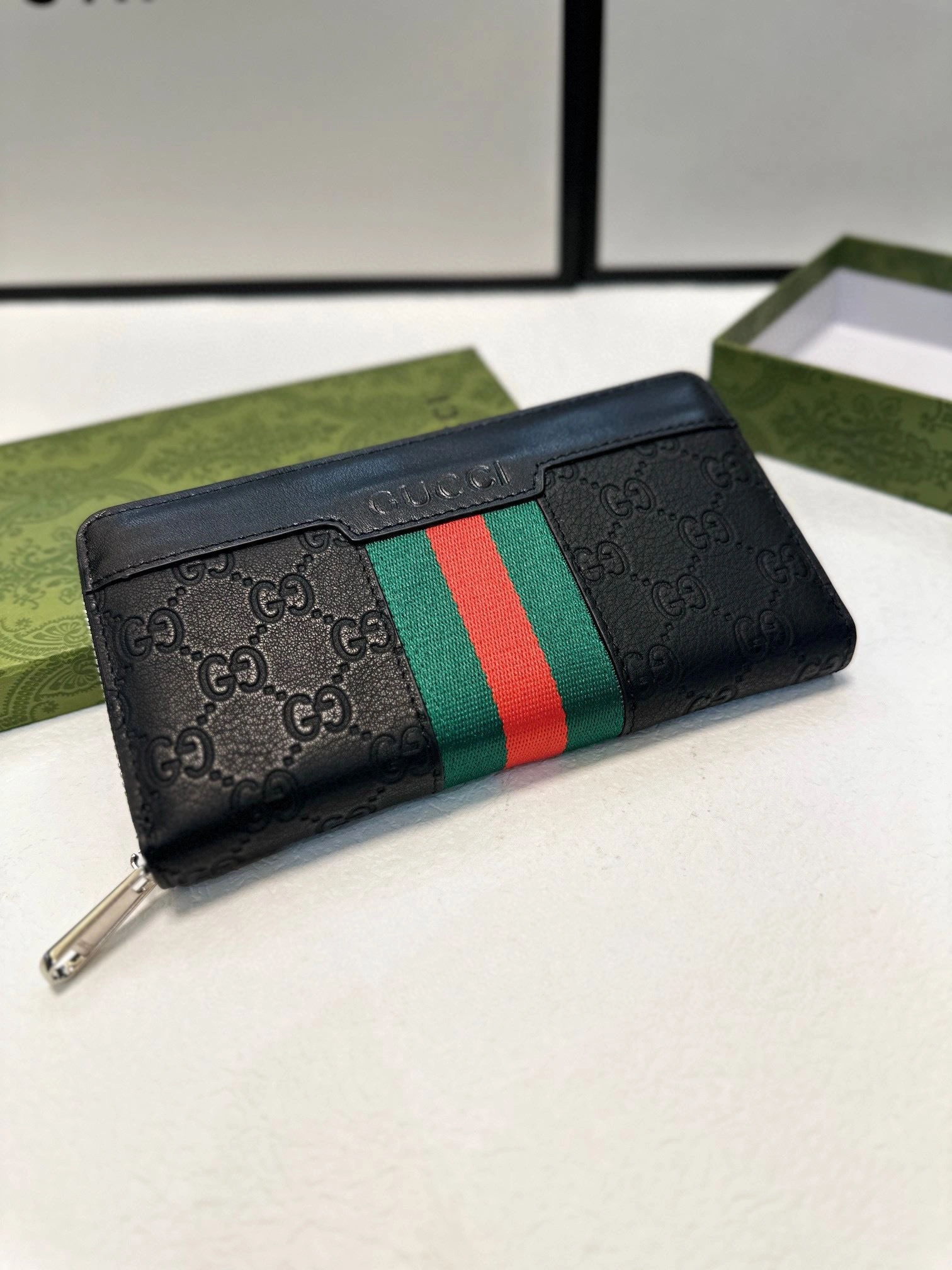 Vibrant Gucci Wallets Purse 93087