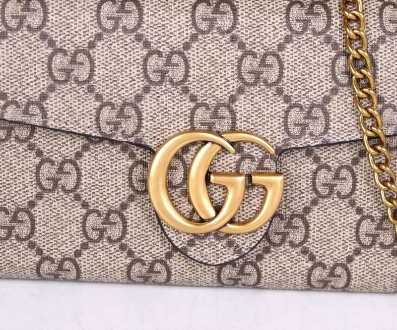 Bold Gucci Wallets Purse 88130