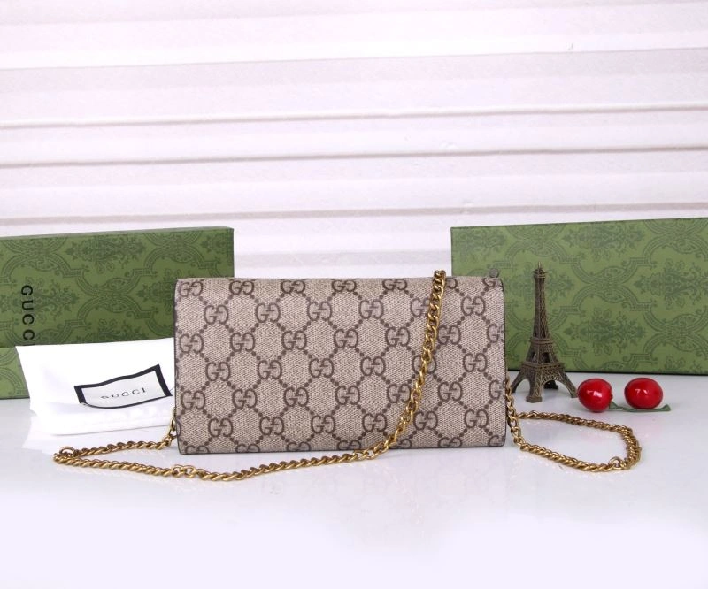 Bold Gucci Wallets Purse 88130