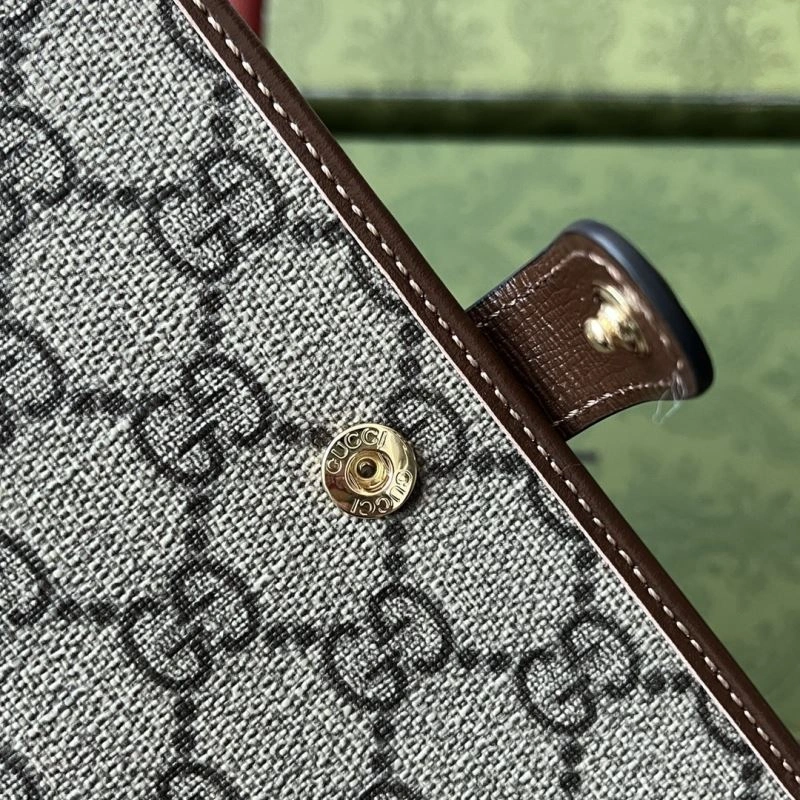 Gucci Wallets Purse WeatherProof 77557
