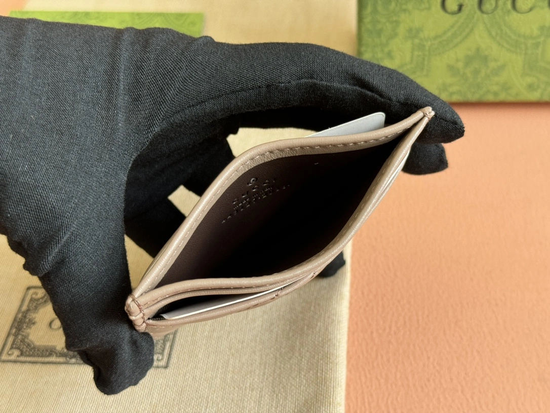 Gucci Wallets Purse Lightweight 72209