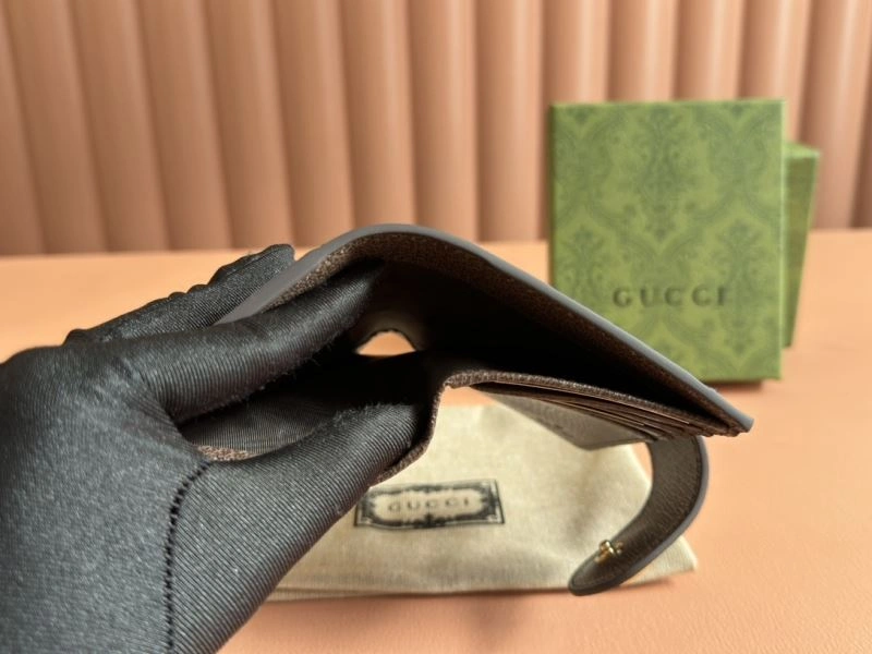 Gucci Wallets Purse WeatherProof 64800