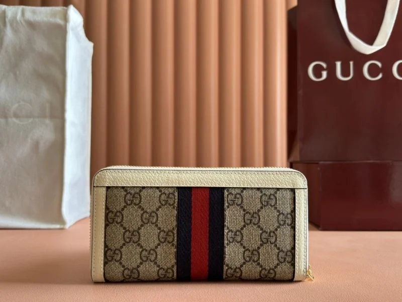 Gucci Wallets Purse Sleek 49515
