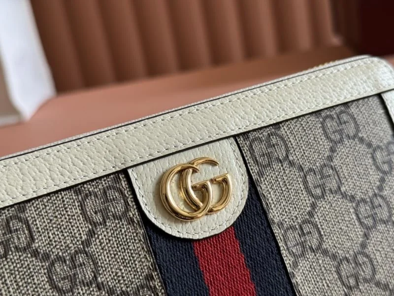 Gucci Wallets Purse Sleek 49515