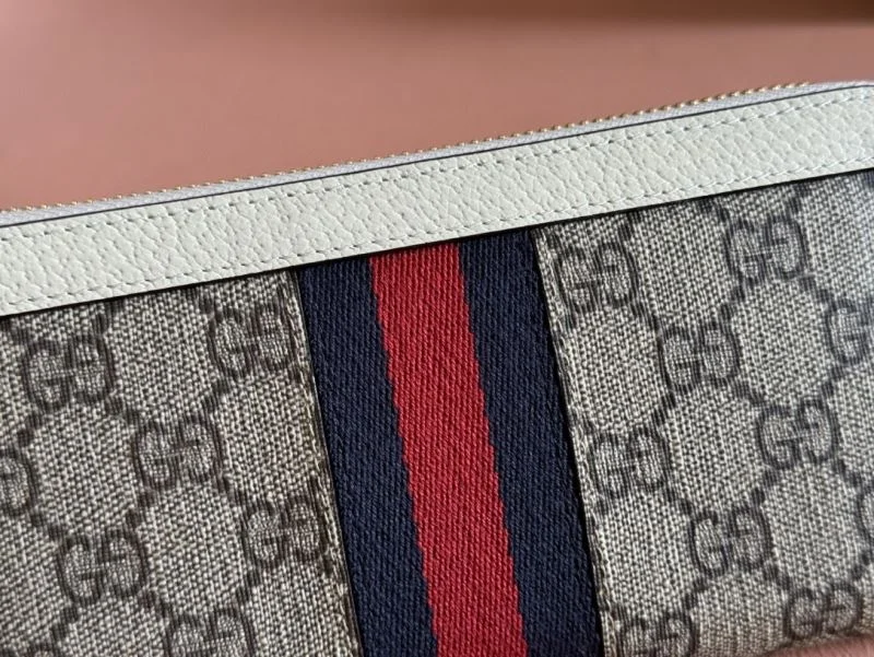 Gucci Wallets Purse Sleek 49515