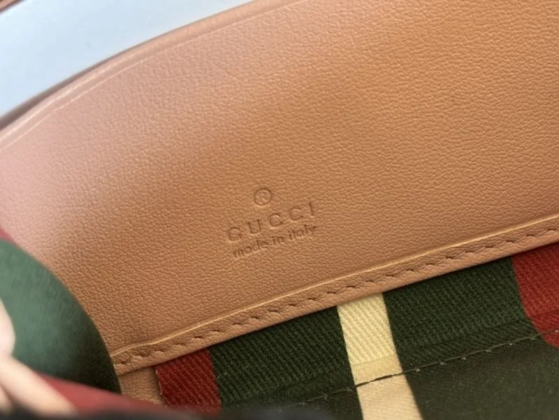 Gucci Wallets Purse Versatile 49499