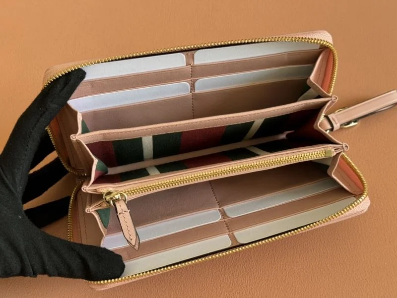Gucci Wallets Purse Versatile 49499