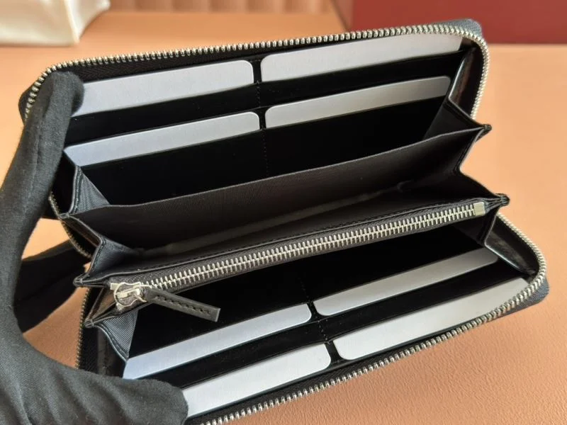 Compact Gucci Wallets Purse 49490