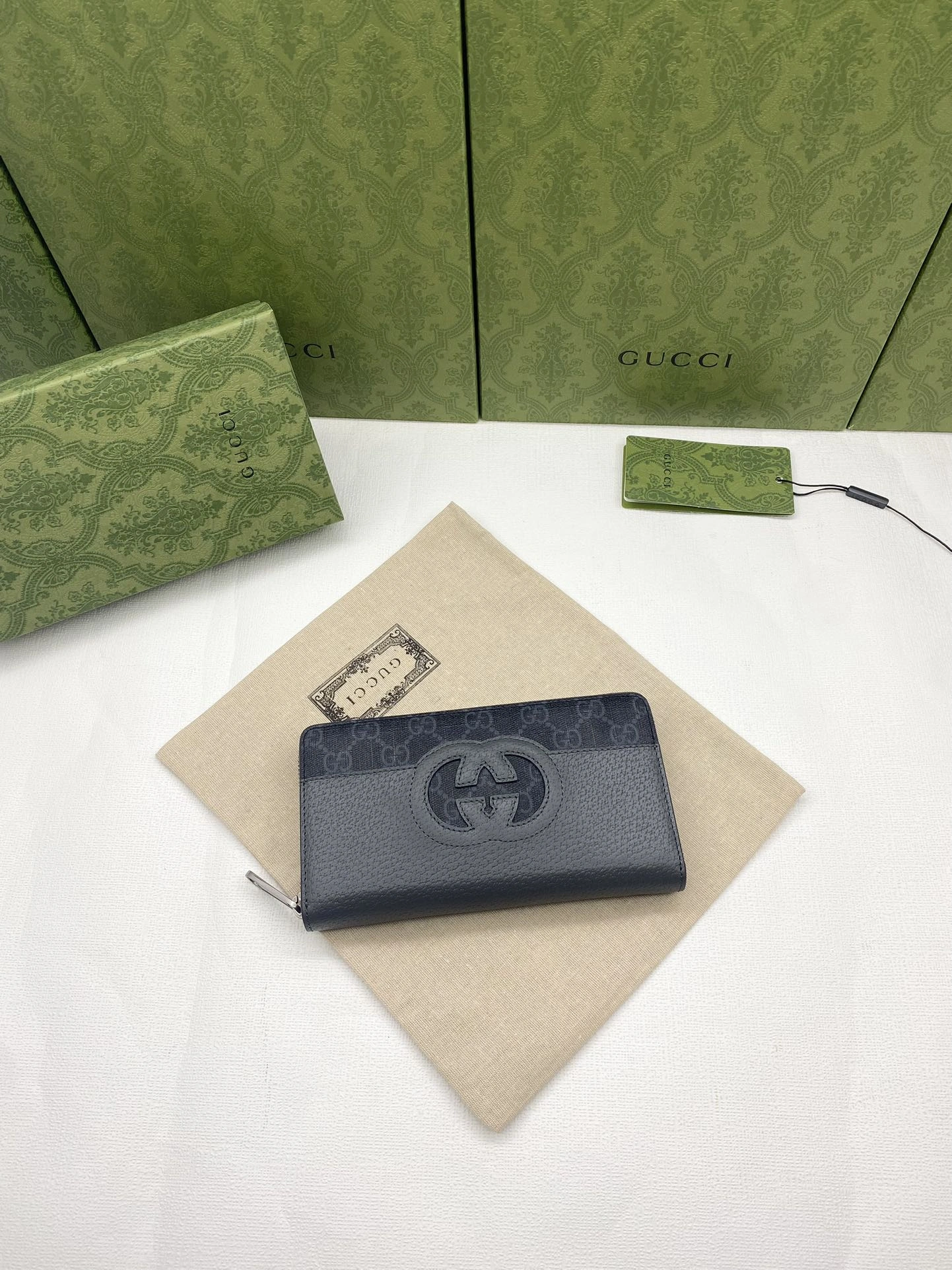 Gucci Wallets Purse WaterResistant 56868