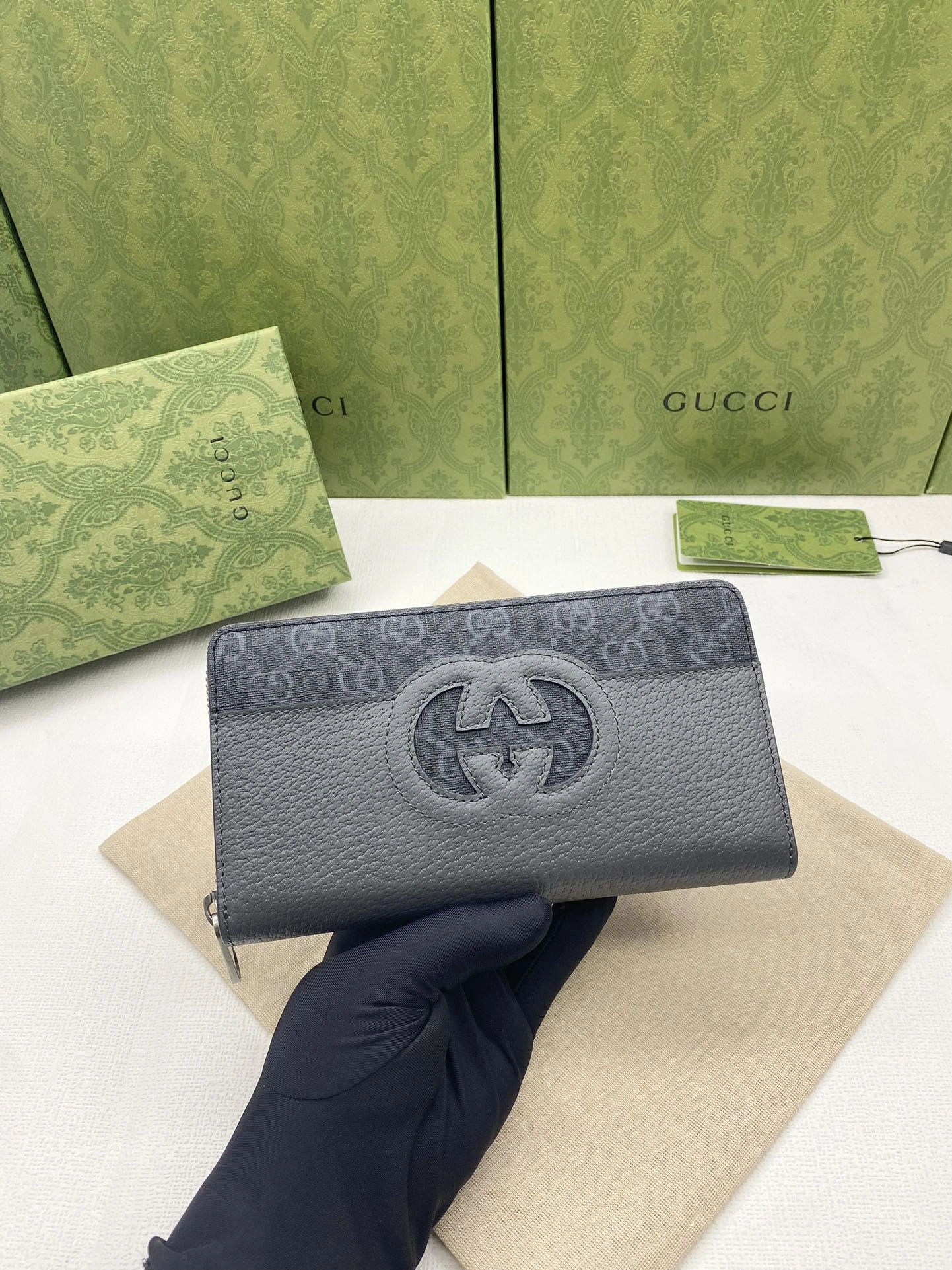 Gucci Wallets Purse WaterResistant 56868