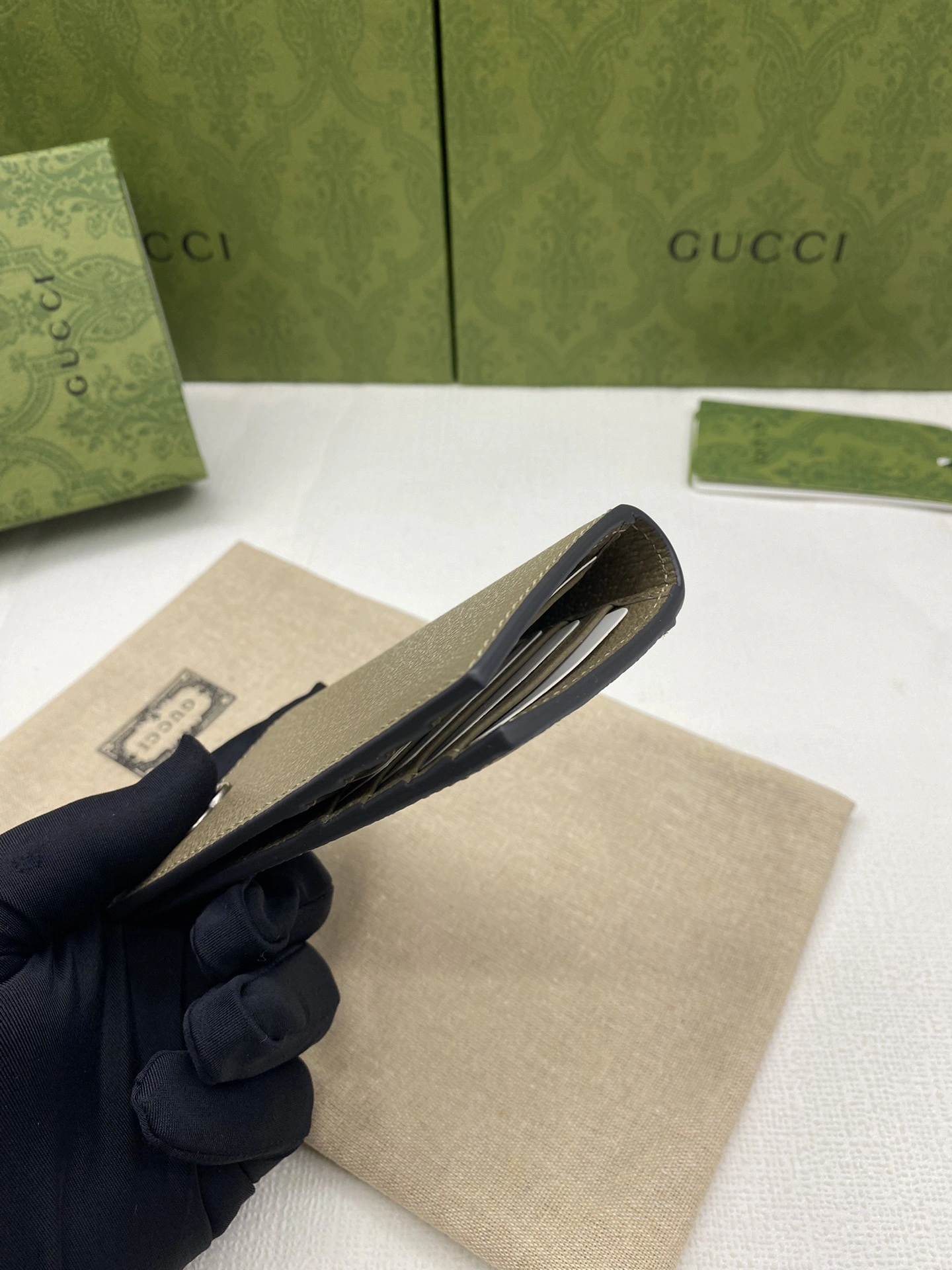 Gucci Wallets Purse Contemporary 56848