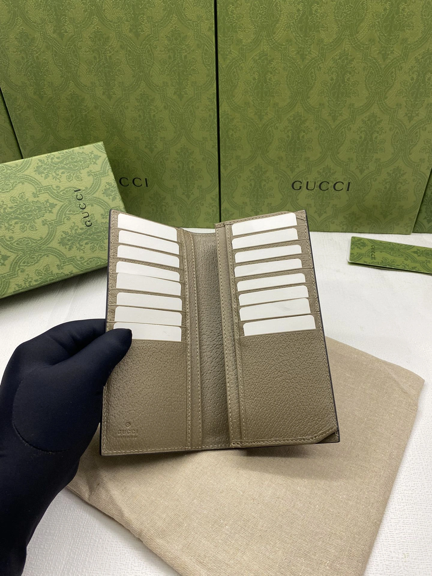 Gucci Wallets Purse Bold 56865