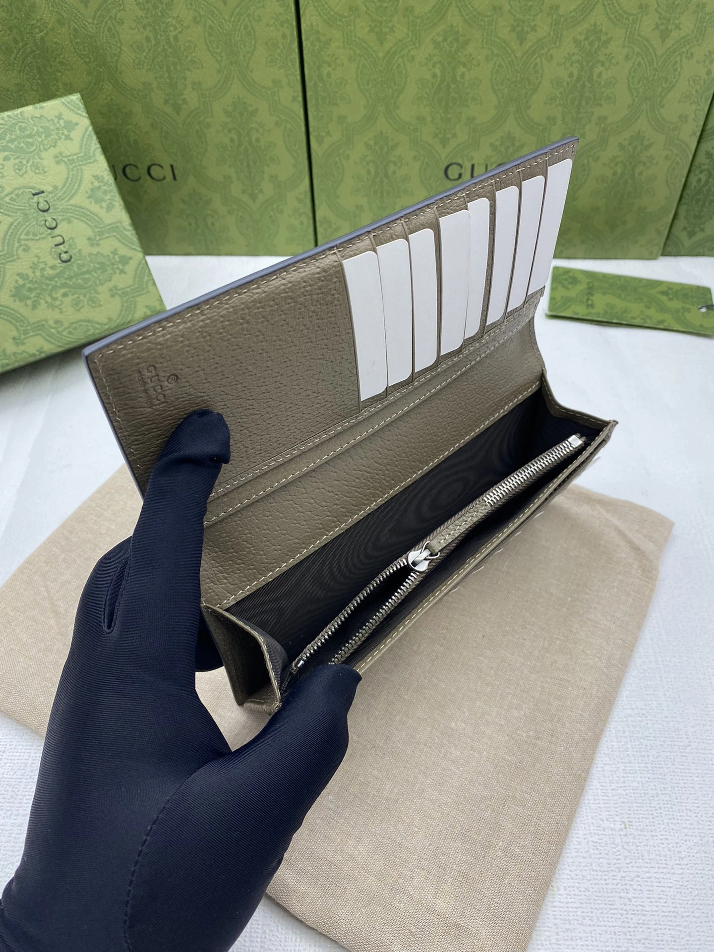 Gucci Wallets Purse Bold 56865