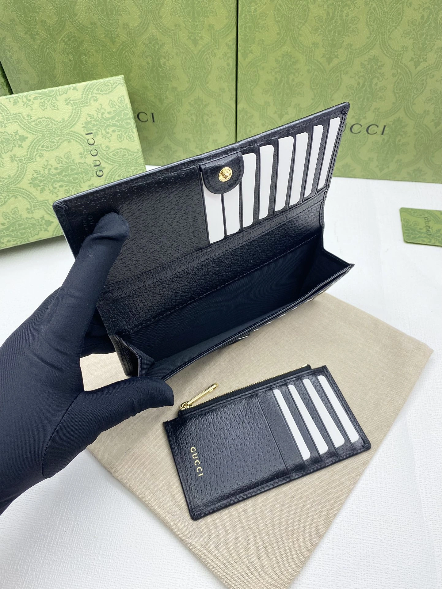 Gucci Wallets Purse Versatile 56856