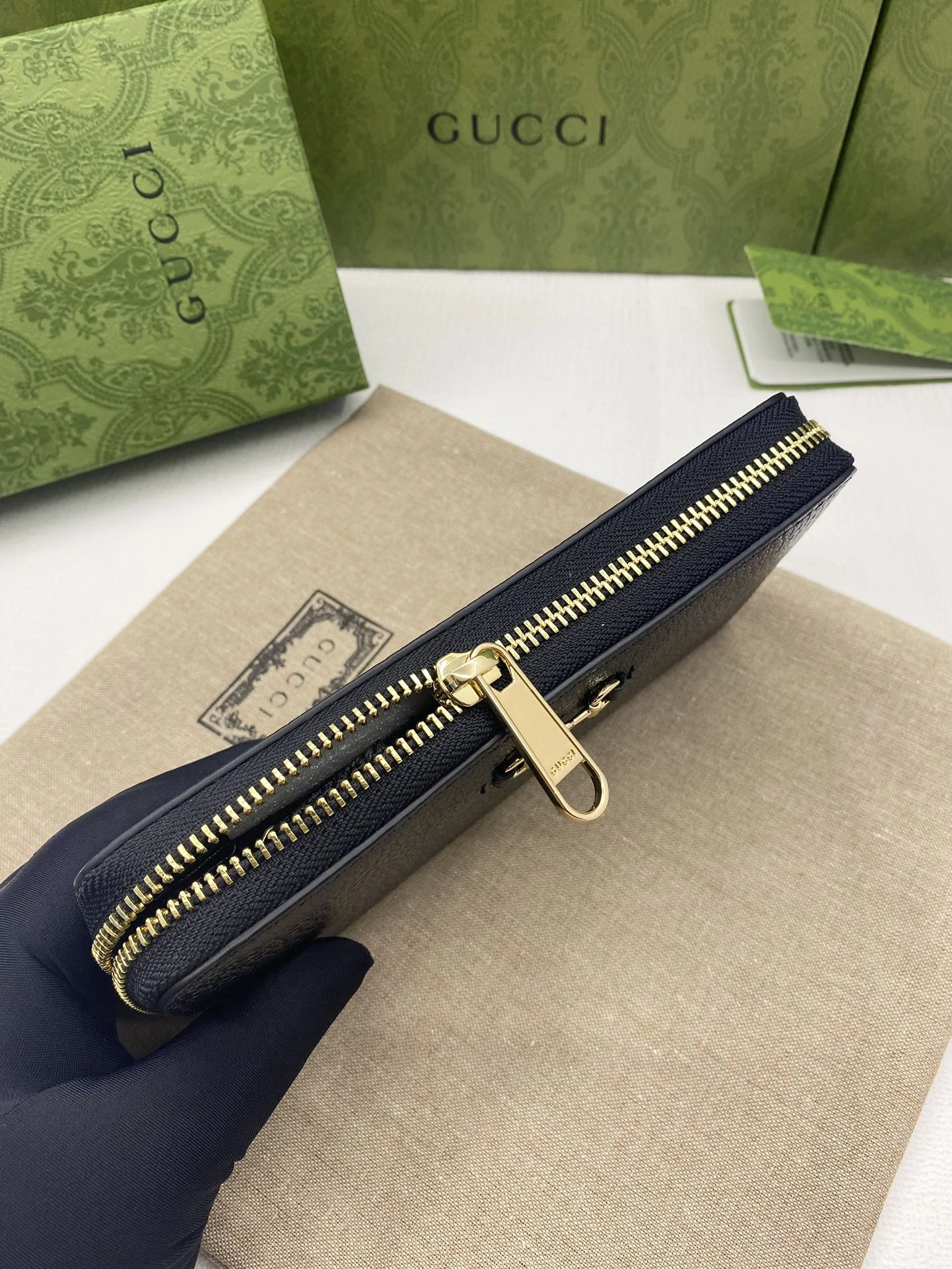 TravelReady Gucci Wallets Purse 56861