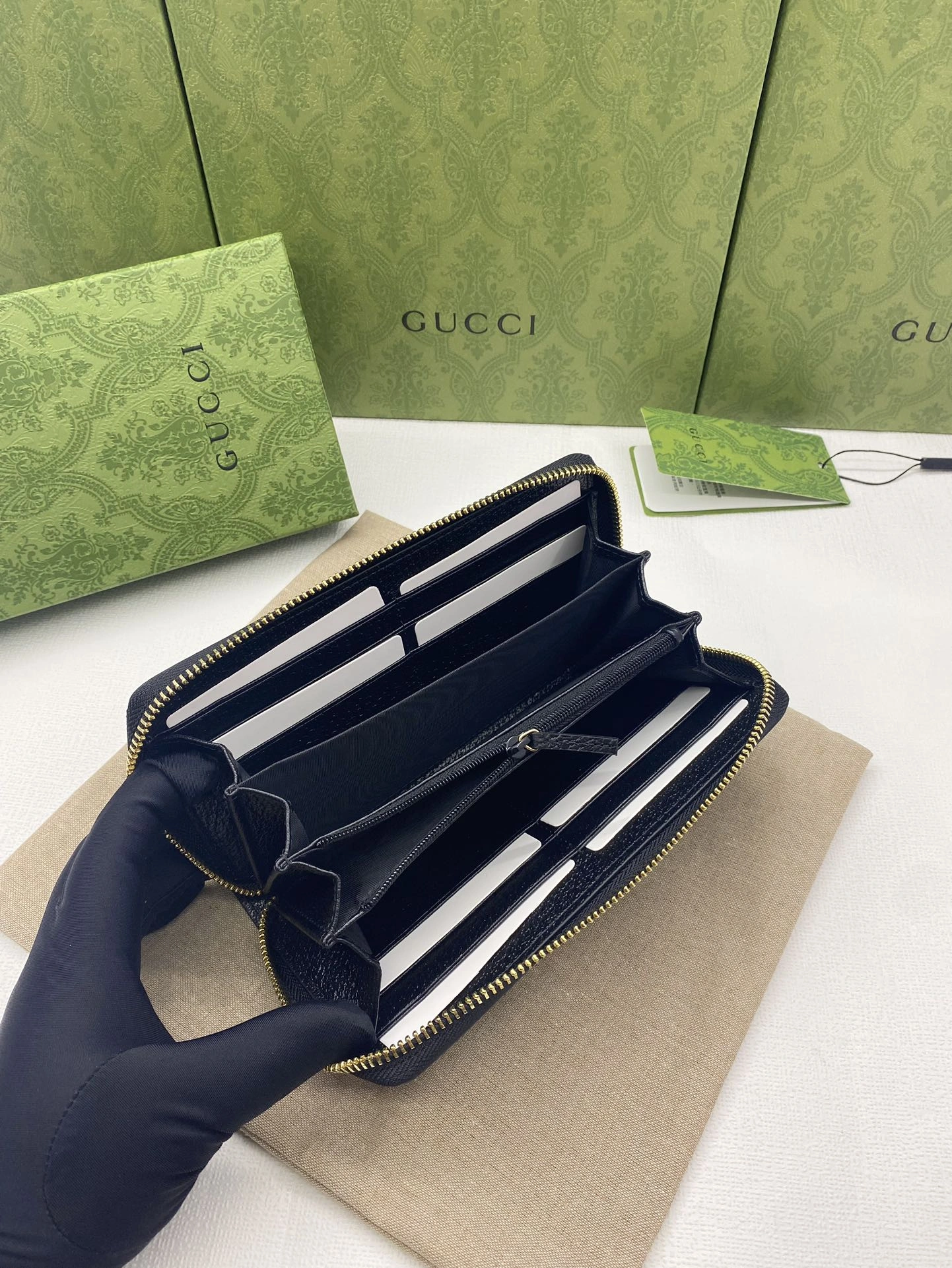 TravelReady Gucci Wallets Purse 56861