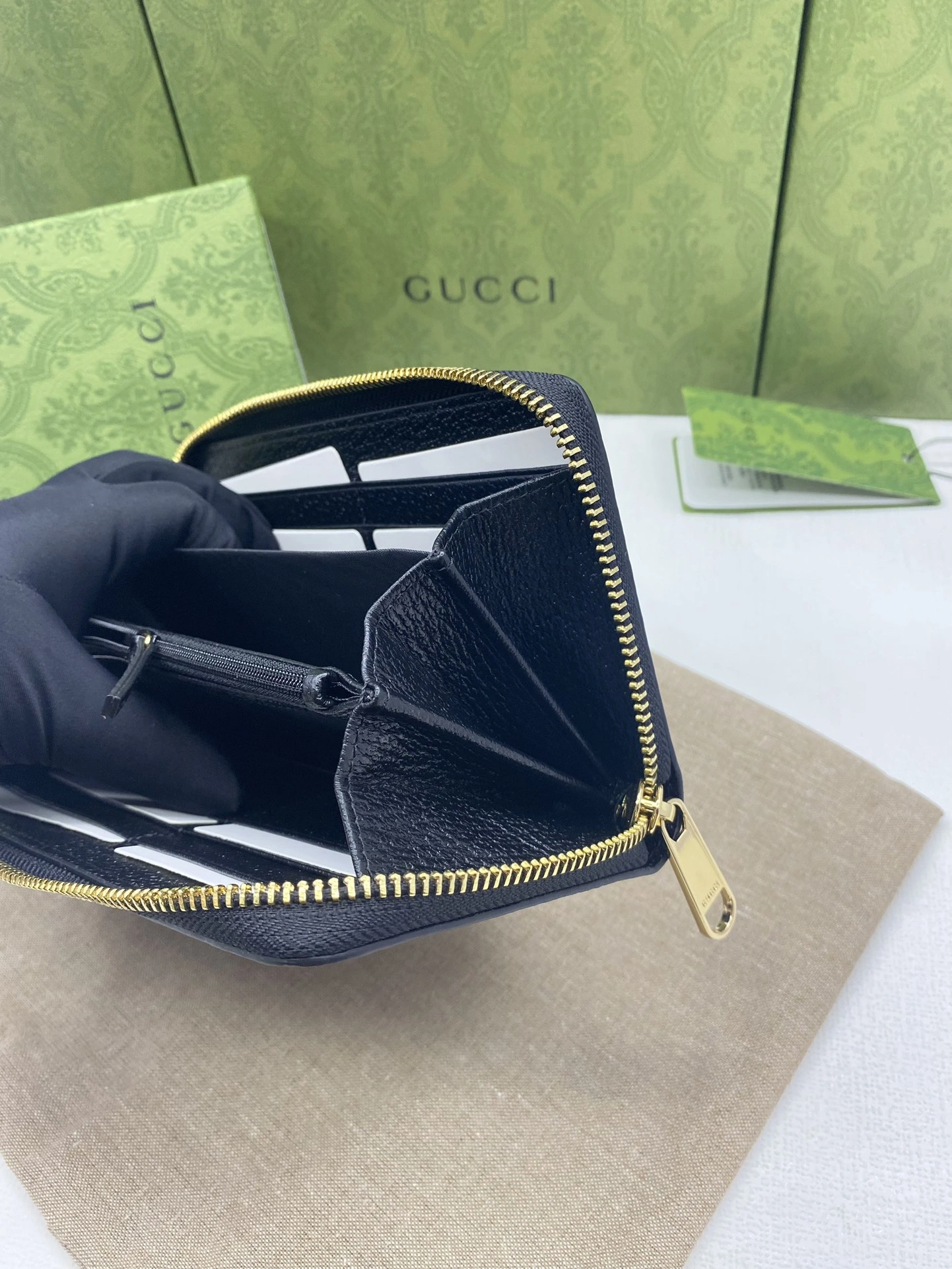 TravelReady Gucci Wallets Purse 56861