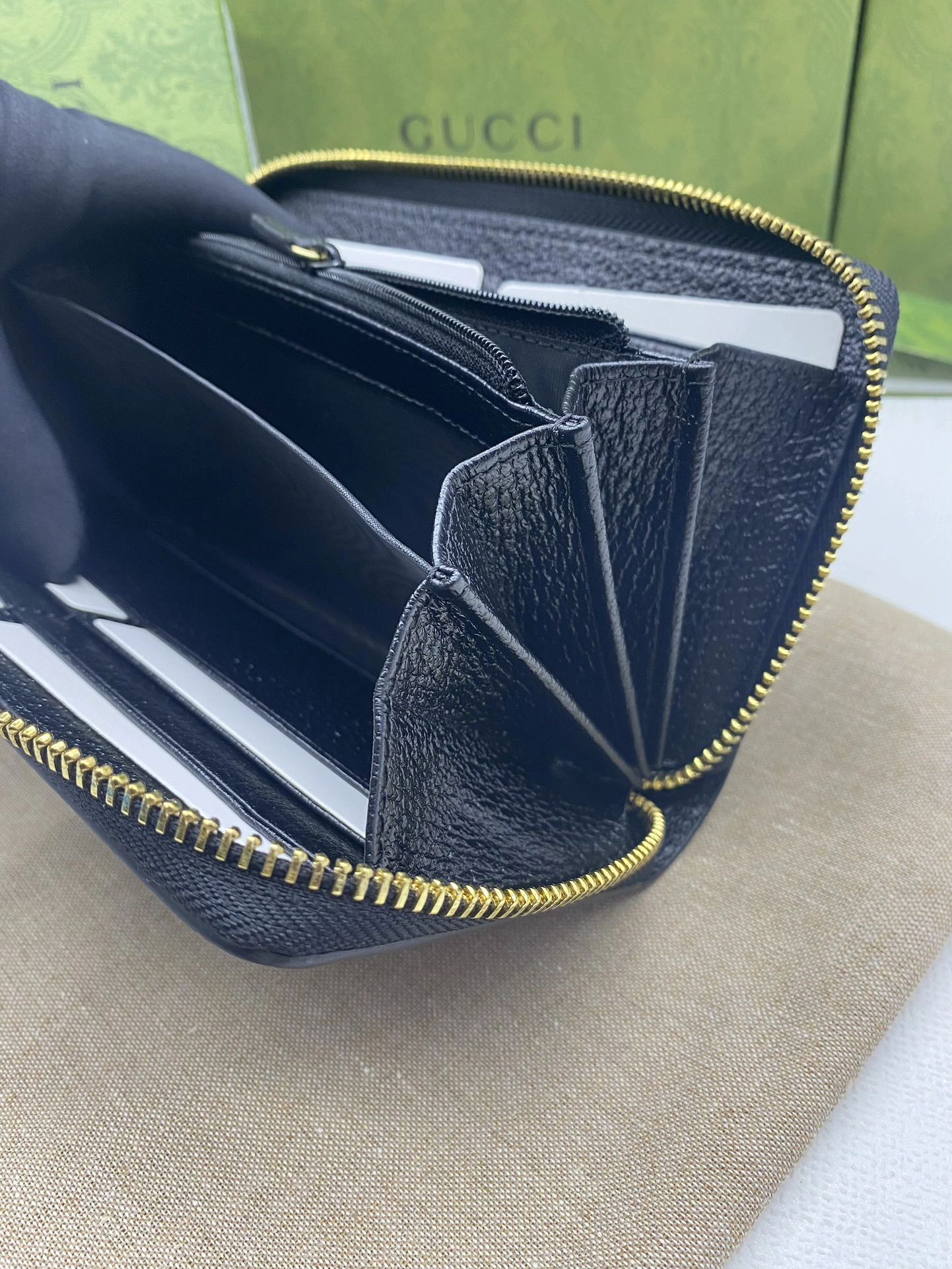 TravelReady Gucci Wallets Purse 56861