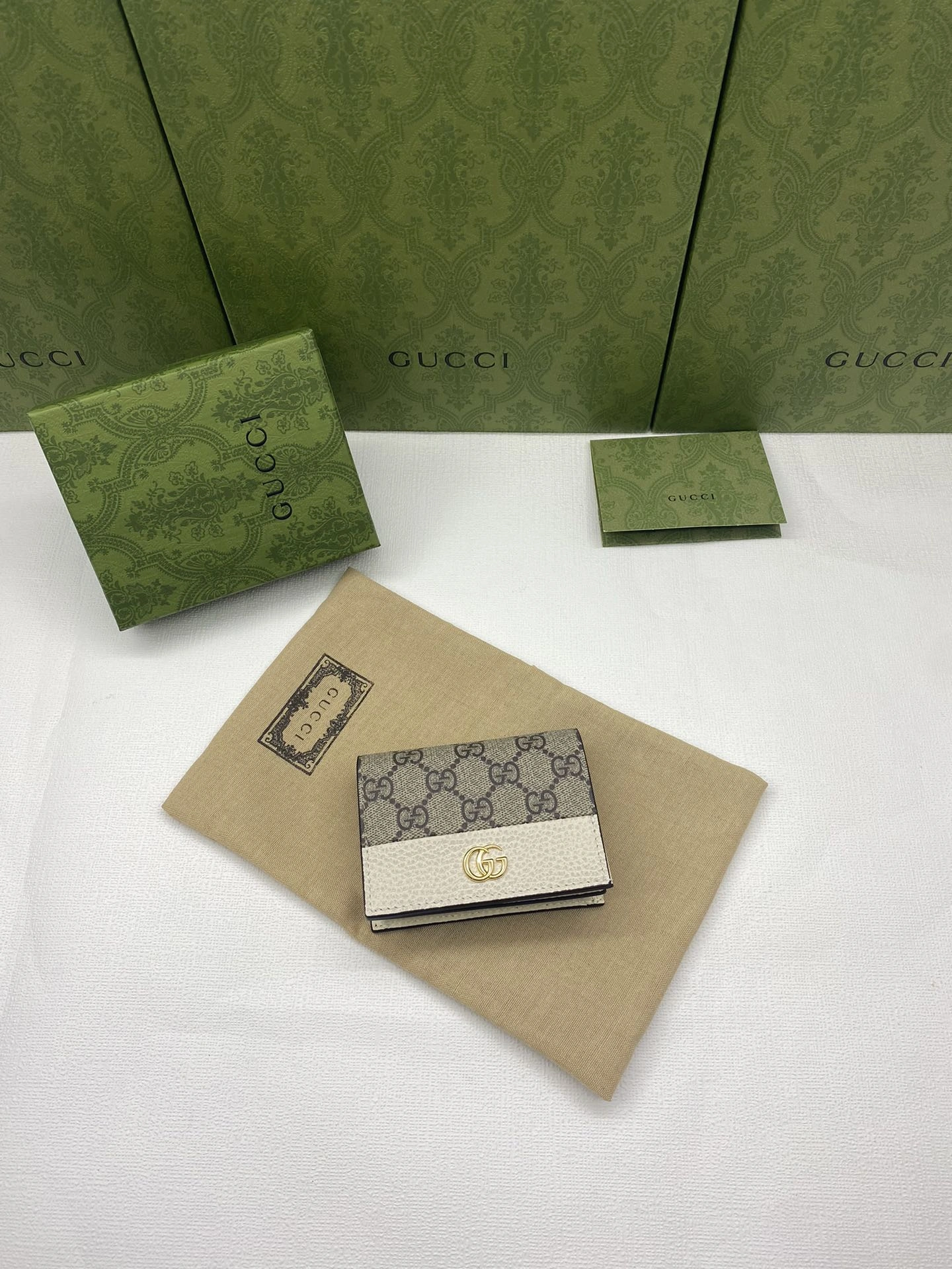 Gucci Wallets Purse FashionForward 56855