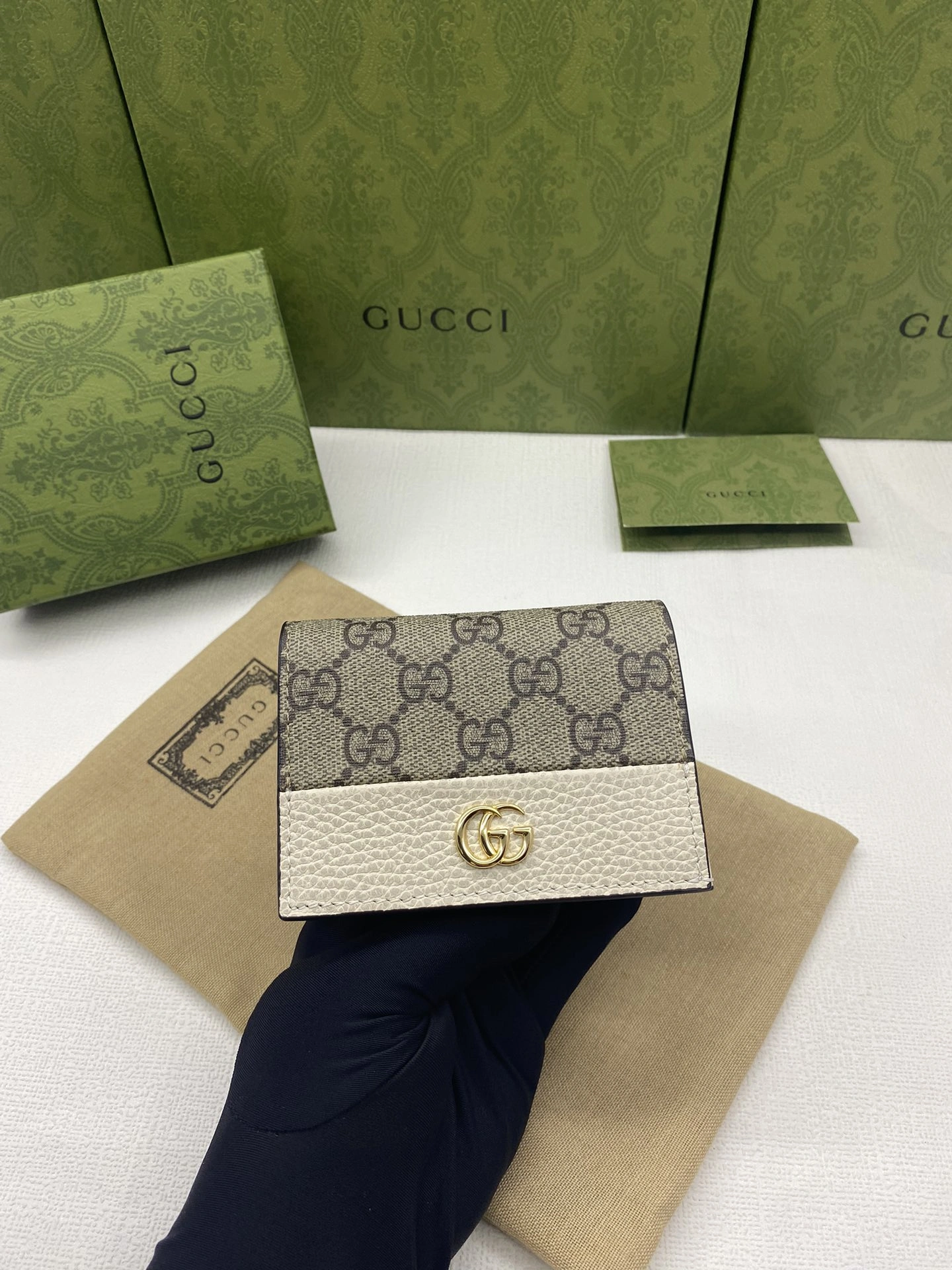 Gucci Wallets Purse FashionForward 56855