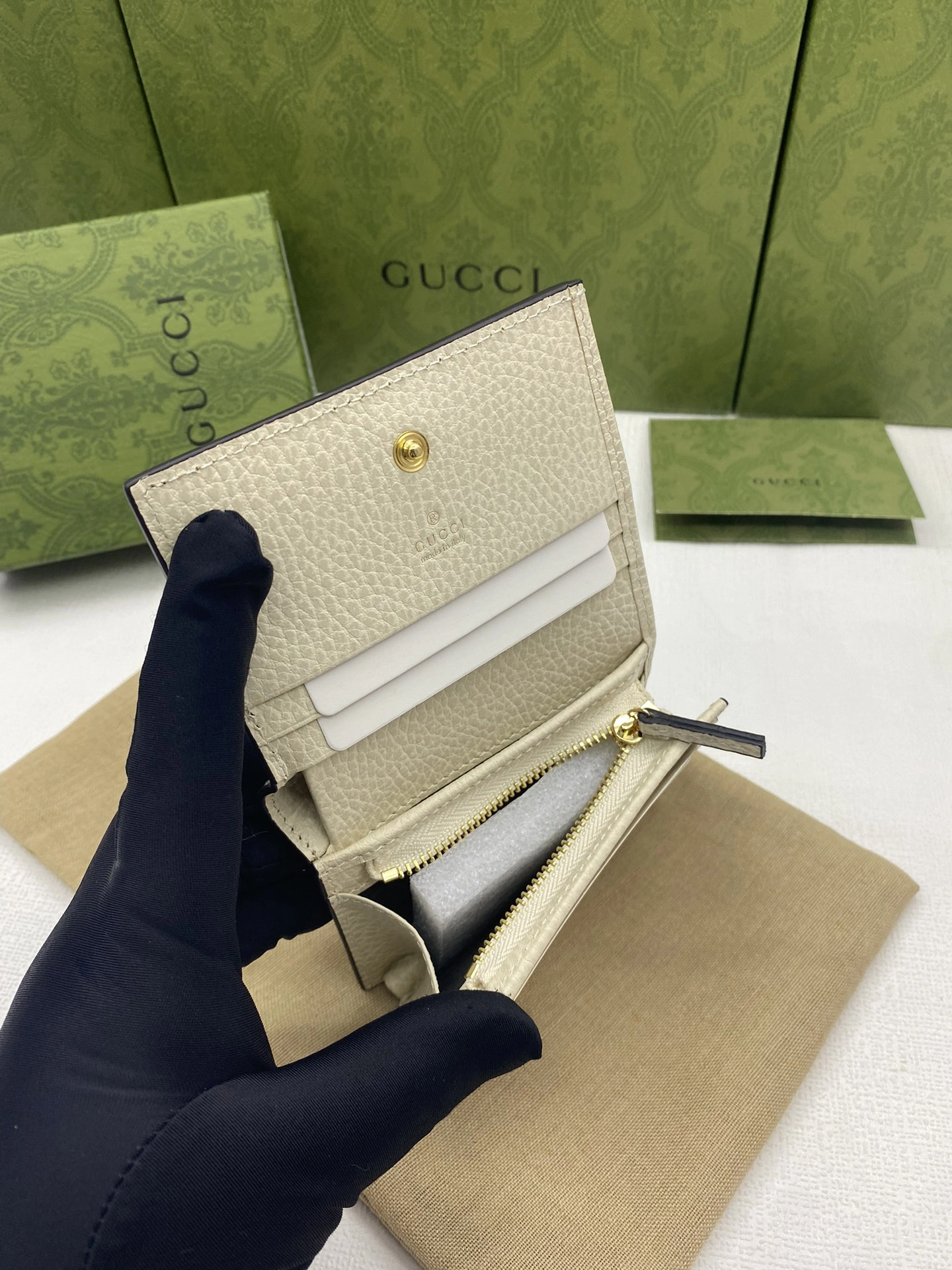 Gucci Wallets Purse FashionForward 56855