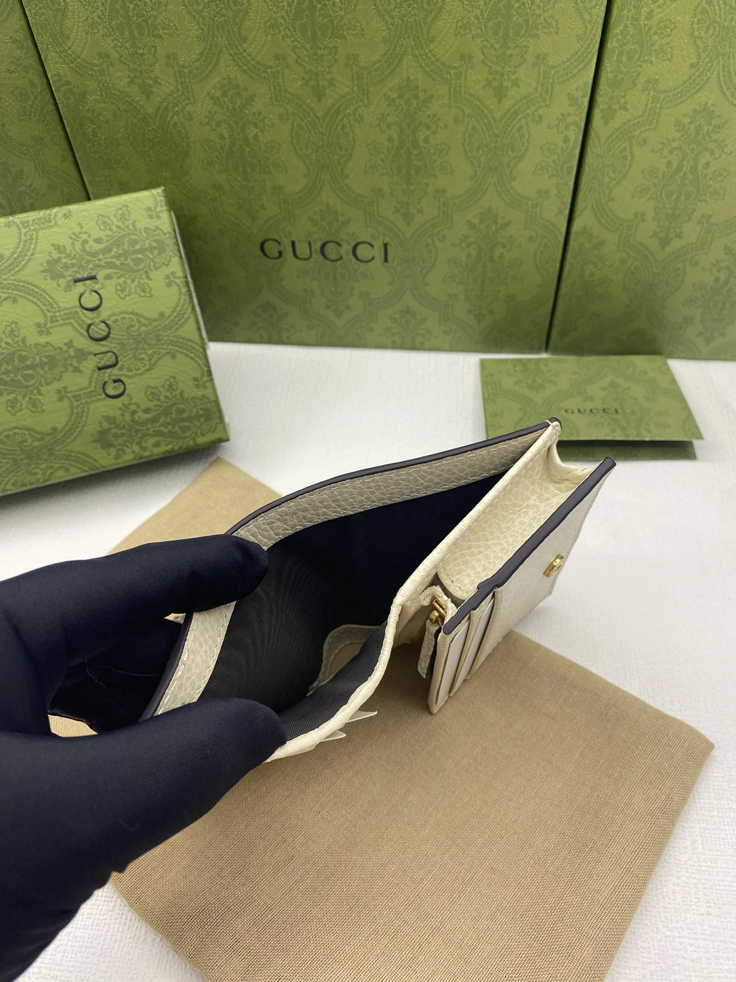 Gucci Wallets Purse FashionForward 56855