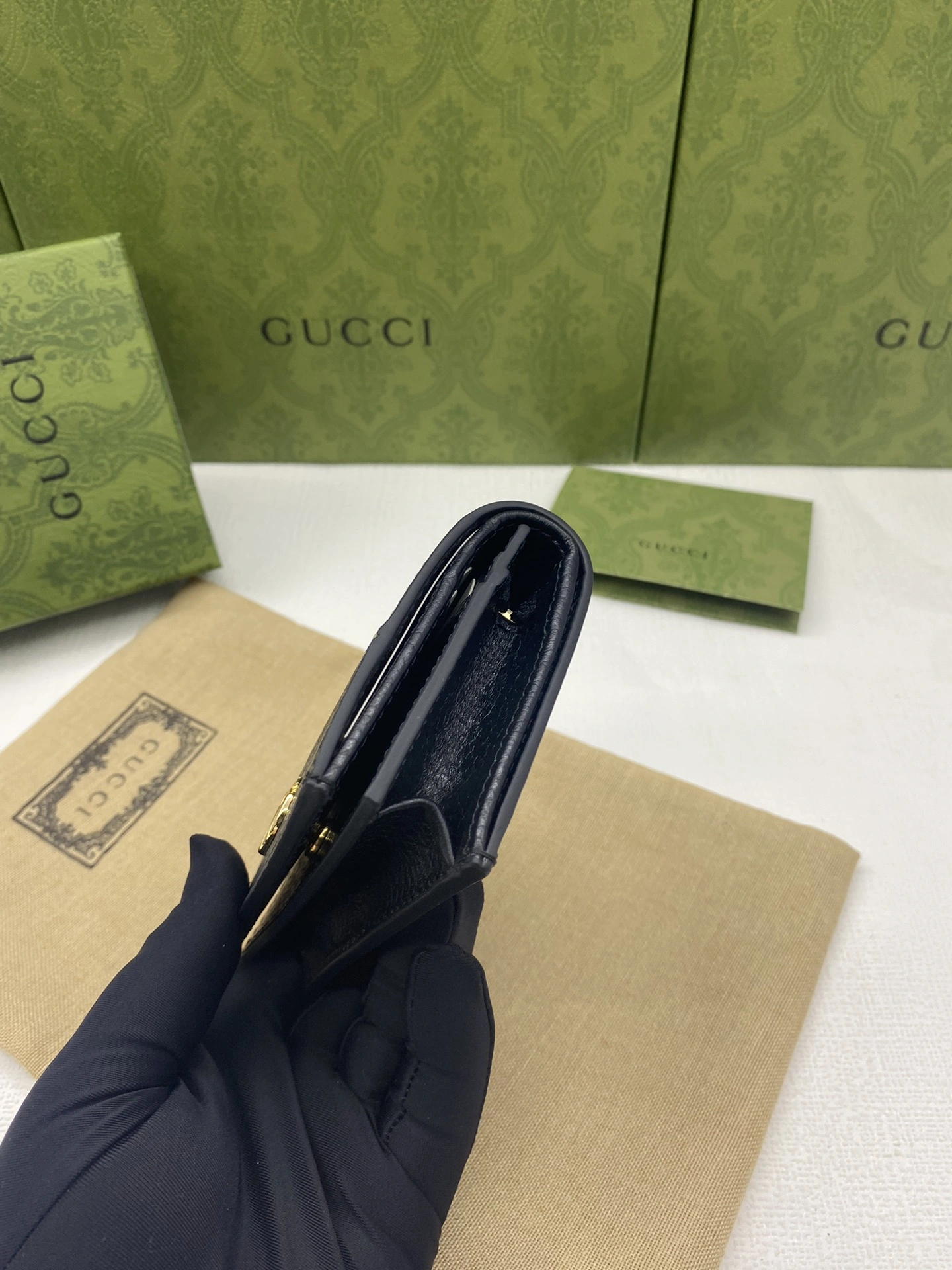 Gucci Wallets Purse Bold 56840