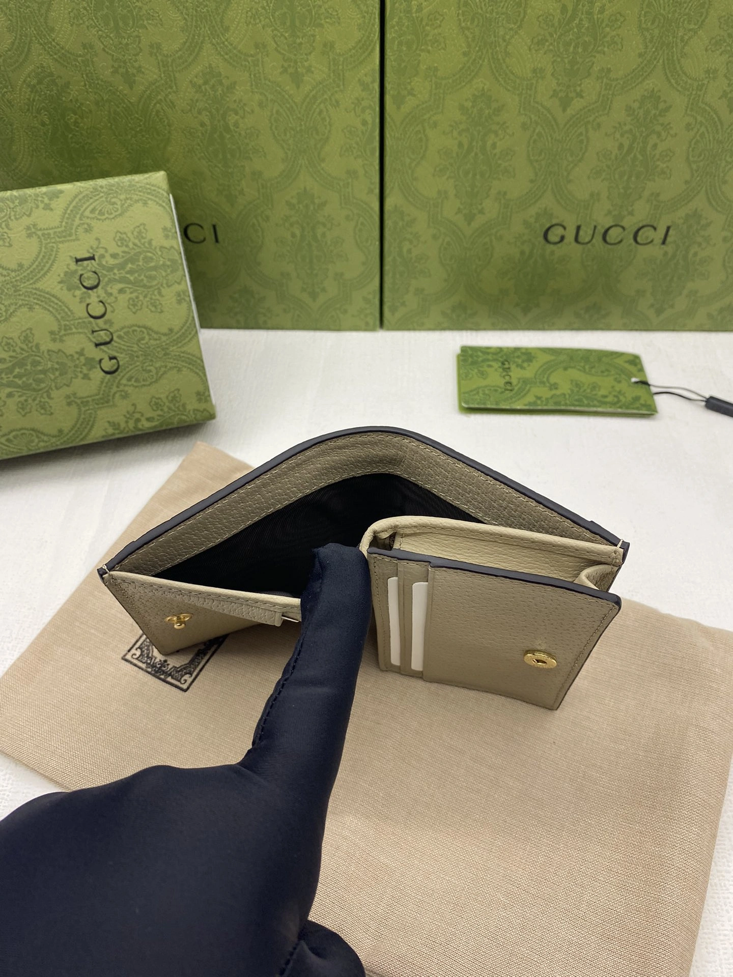 Breathable Gucci Wallets Purse 56847