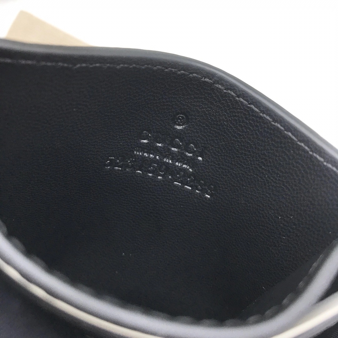 Sleek Gucci Wallets Purse 56835