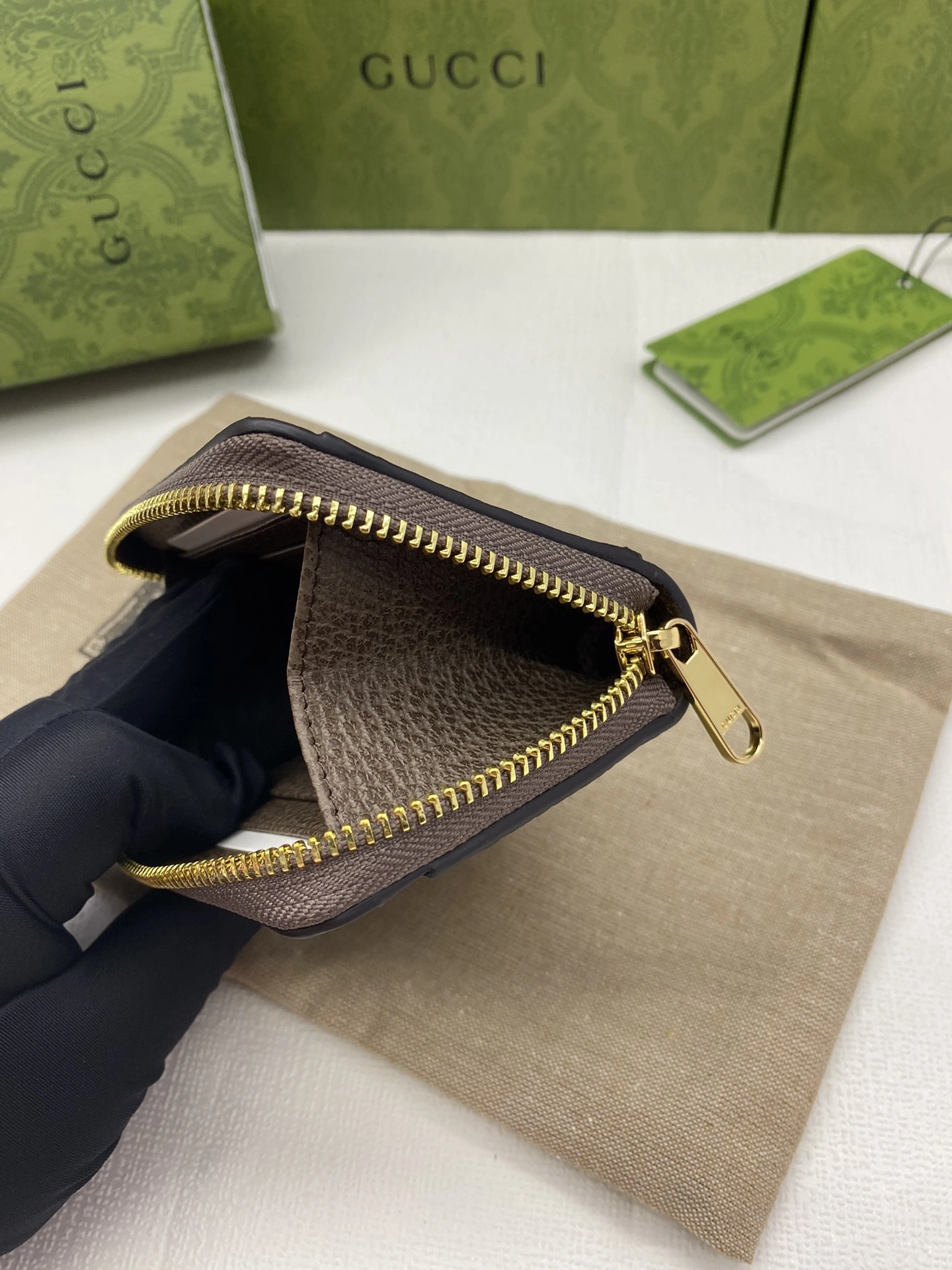 Gucci Wallets Purse Bold 56813