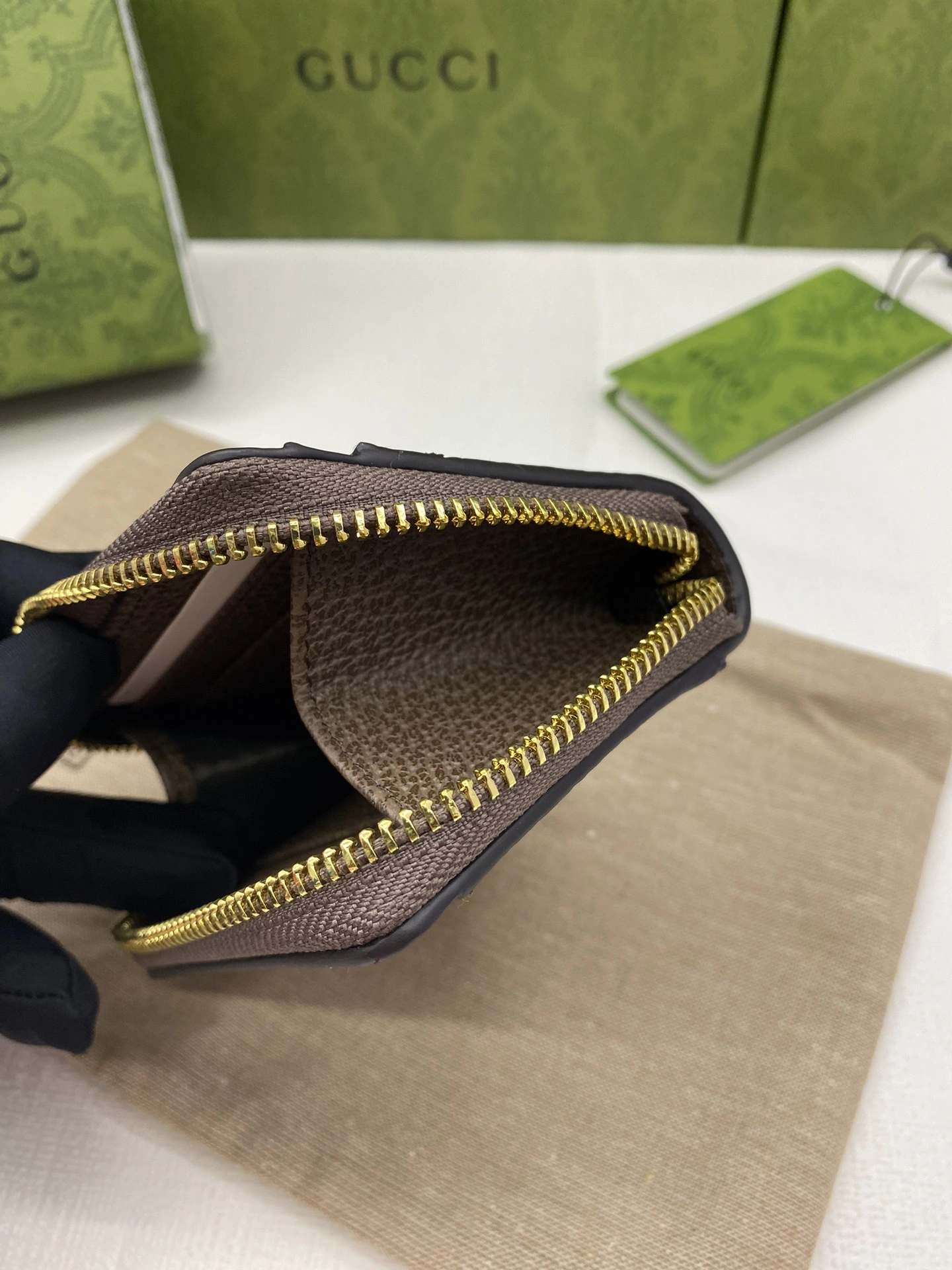 Gucci Wallets Purse Bold 56813