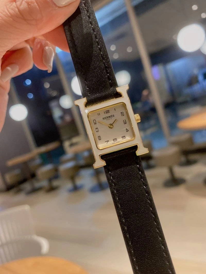 Resilient HERMES Watches 183786