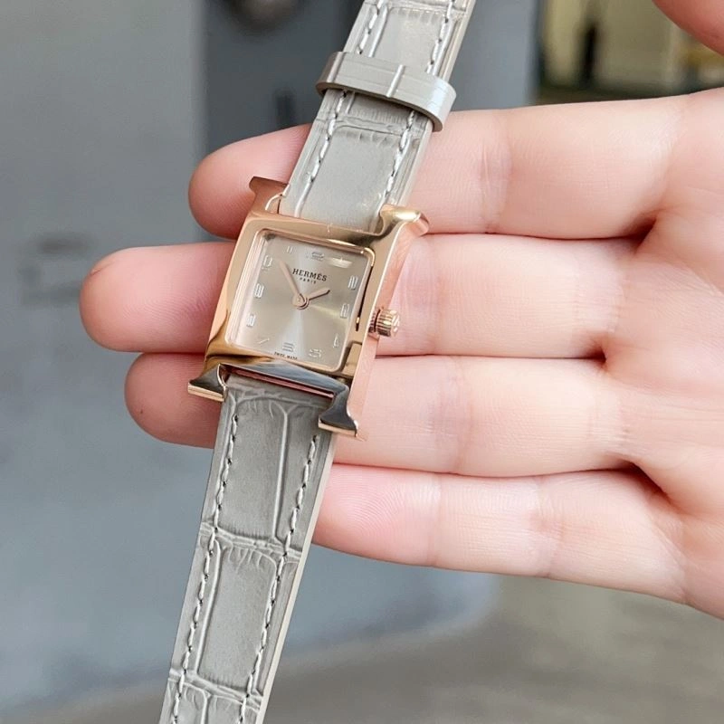 Sporty HERMES Watches 183800