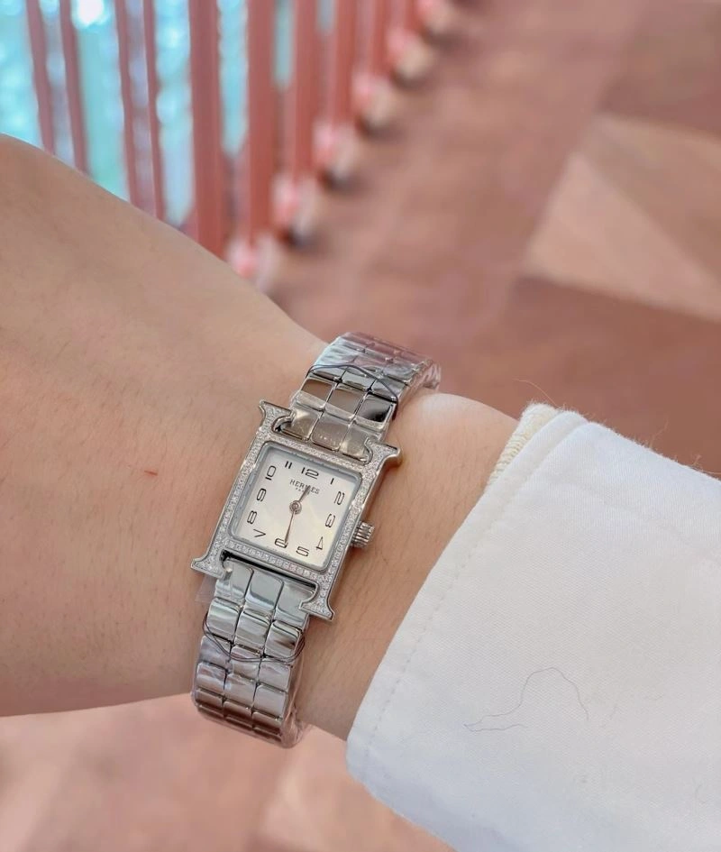 Resilient HERMES Watches 183802