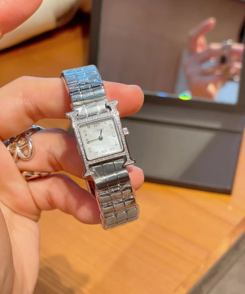 Resilient HERMES Watches 183802